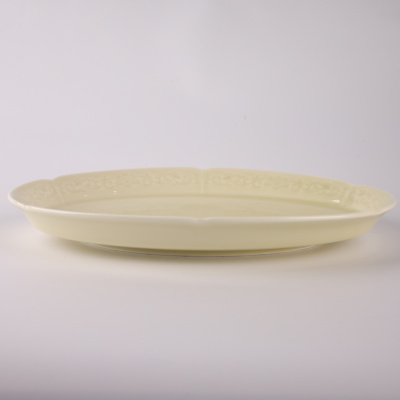 Тарелка овальная молочная Camelia, глянцевая, 32.2х21.5х4.8 см, фарфор (JET, арт. HS237021)